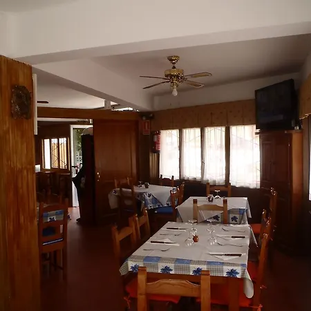 Pensionat La Anjana Ojedo *